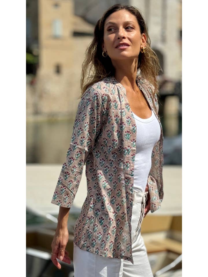 MALINI FASHION DESIGN PRIVATE LIMITED - Wholesale Button Down Shirt - Women's - Camicia Donna in Cotone Indiano Block Print – Beige con Fantasia Floreale, Maniche 3/4, Colletto a V, Bottoni in Legno