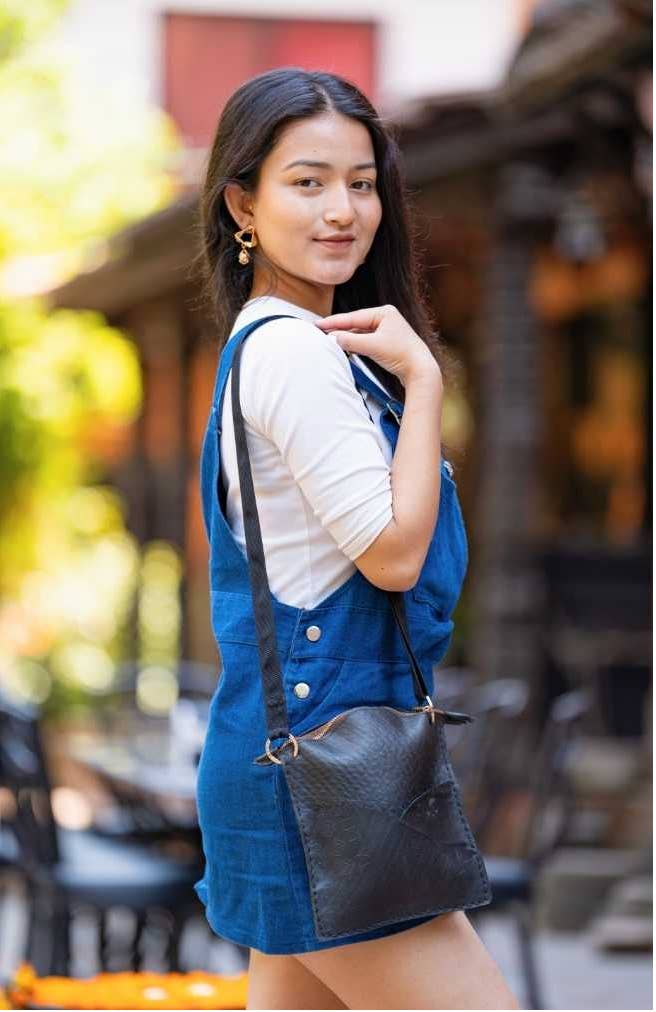 Ganesh Himal Trading – Engroshandel Crossbodytaske - Dame – Genbrugt gummi pas taske