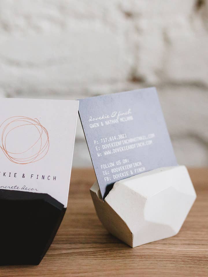 Porte-cartes de visite en pierre précieuse pour la vente par Dovekie & Finch