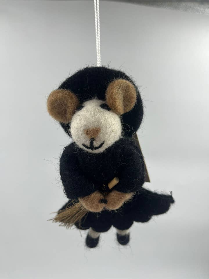 Ratón Bruja de Fieltro con Escoba Decoración/Adorno de Halloween para venta al por mayor de Funky Yak Ltd