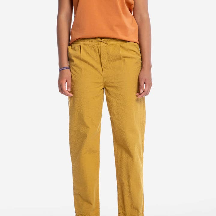 Pantalon léger miel pour la vente par Matona