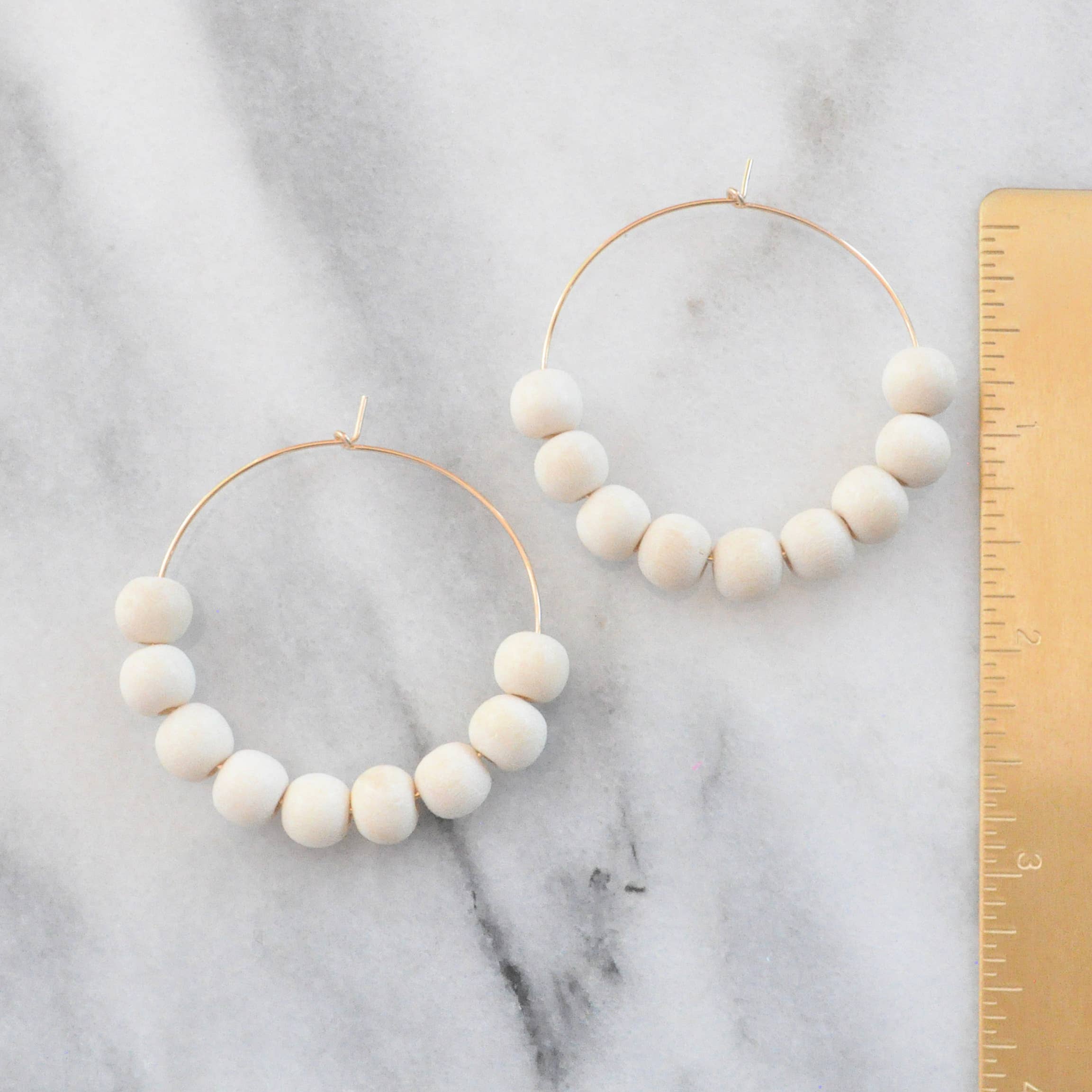 Libby & Smee - Wholesale Oorringen - Wood Bead Hoepeloorbellen0