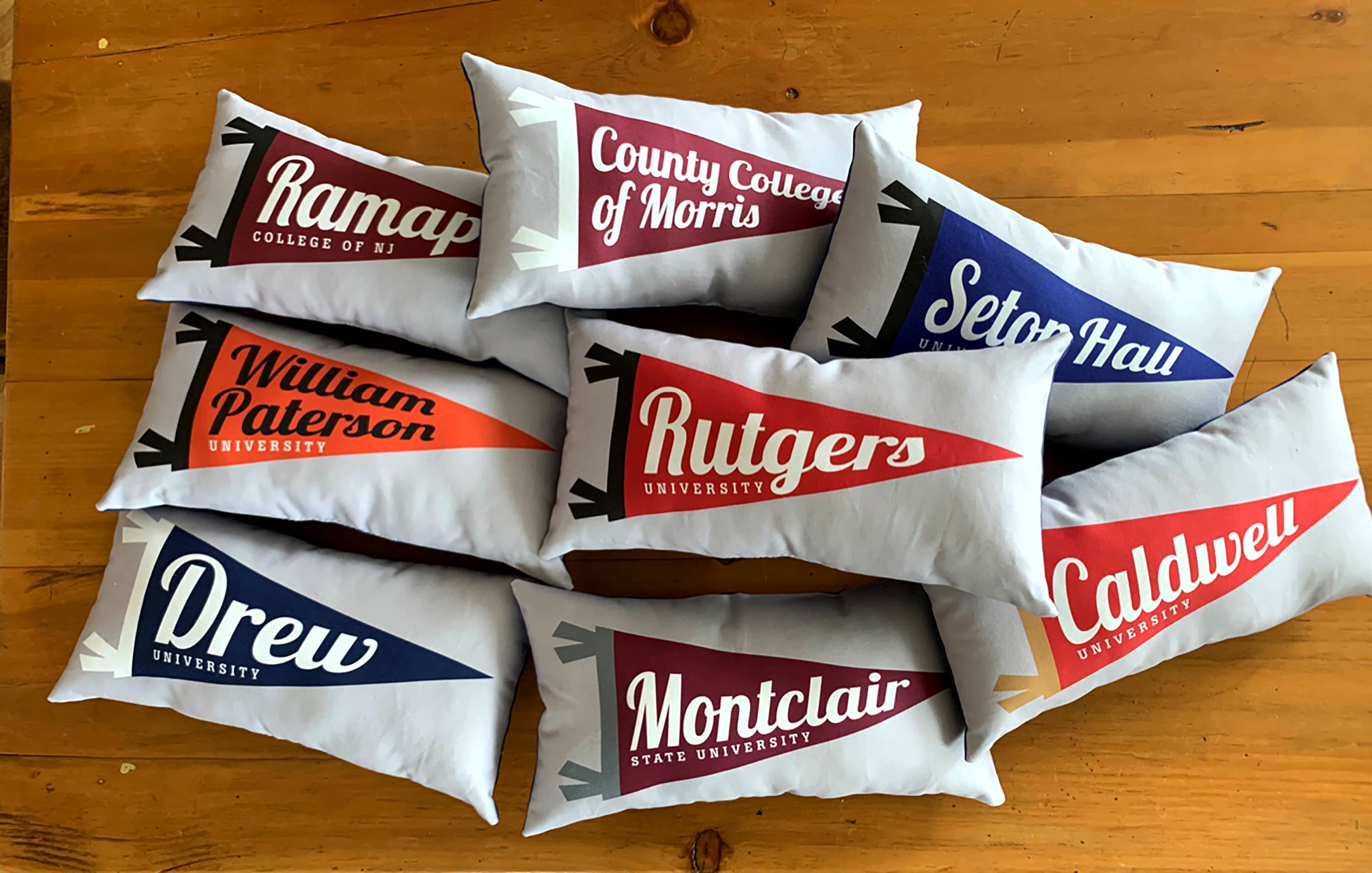 B.Berish - Vendita all'ingrosso Cuscini decorativi - Cuscini per gagliardetti universitari, essere fedeli alla tua scuola1