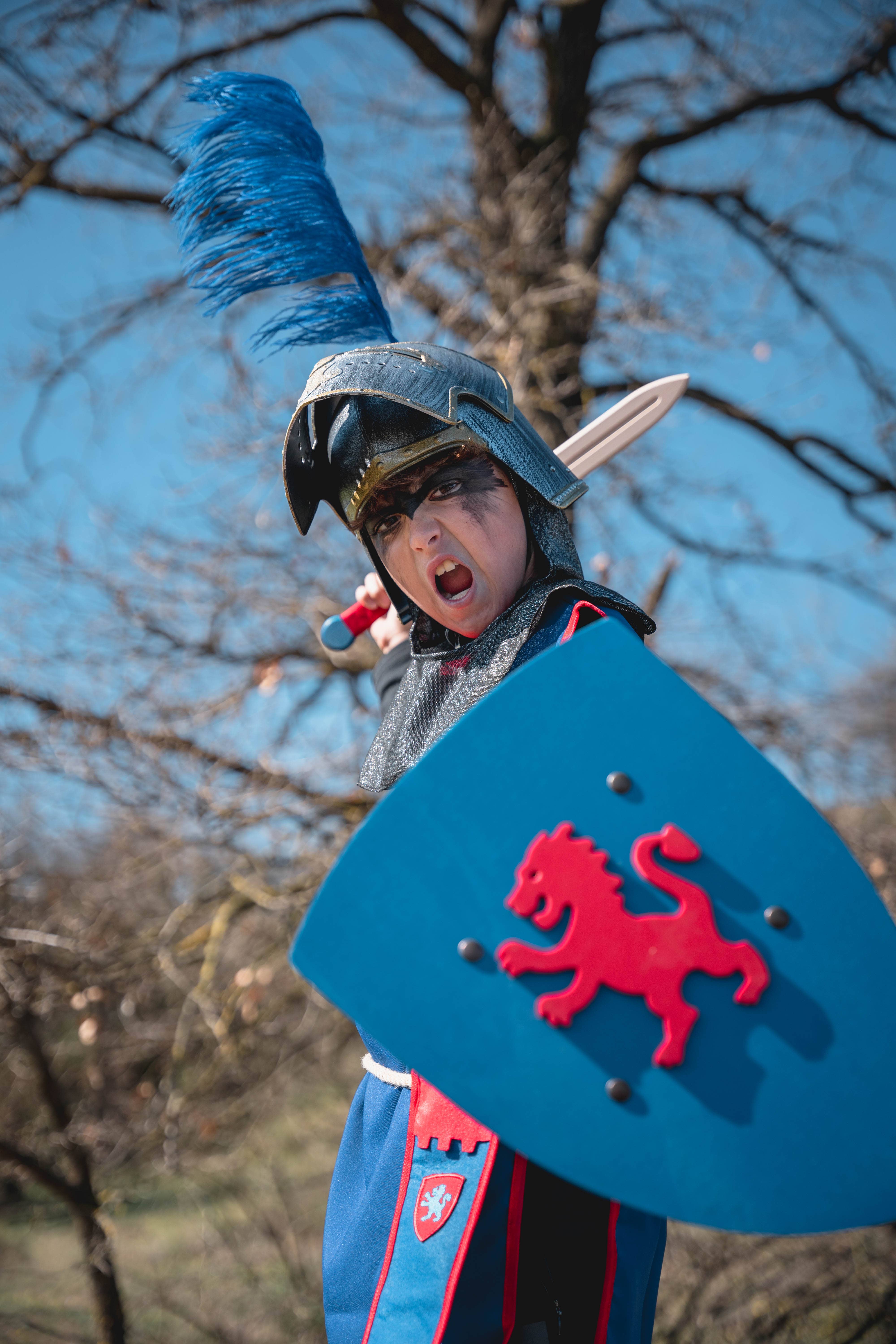 KALID MEDIEVAL – wholesale Costume – Child – DOG FACE HELMET + FEATHER - ST937F8