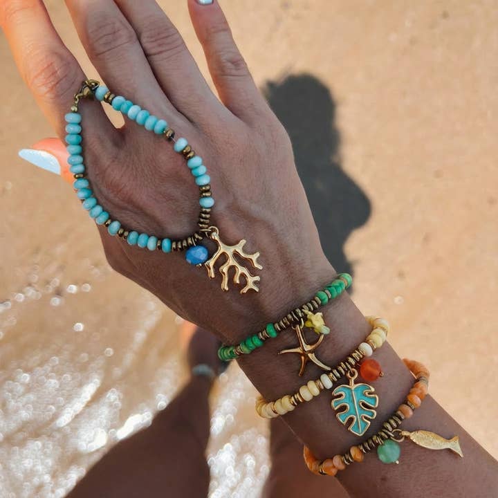 Goupi – Großhandel Armband mit Charms/Anhängern – Innere Schale Bunte Perlenarmbänder mit tropischen Anhängern2