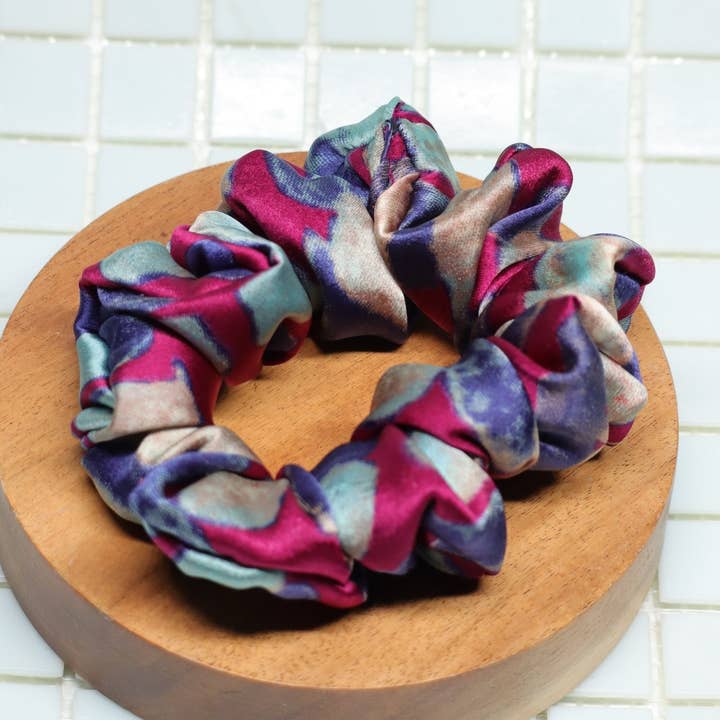Justine satin scrunchie for wholesale by Têt Maré
