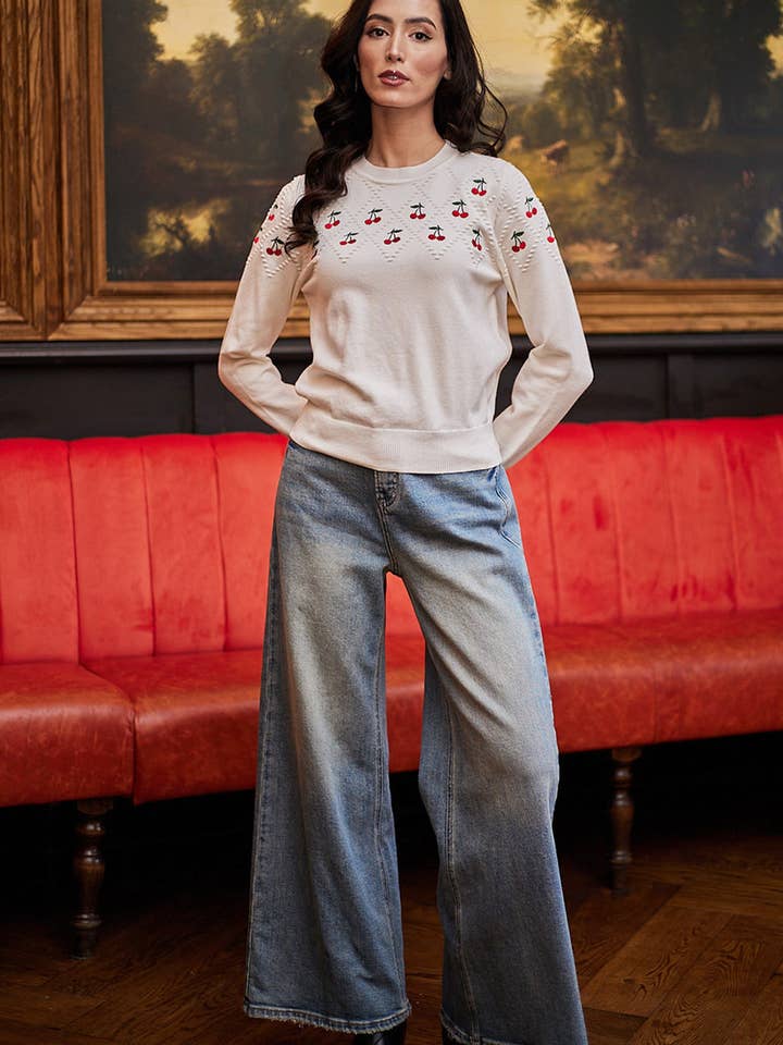 ANGELEYE – Engroshandel Pullover - Dame – Hvid sweater med kirsebærbroderi4