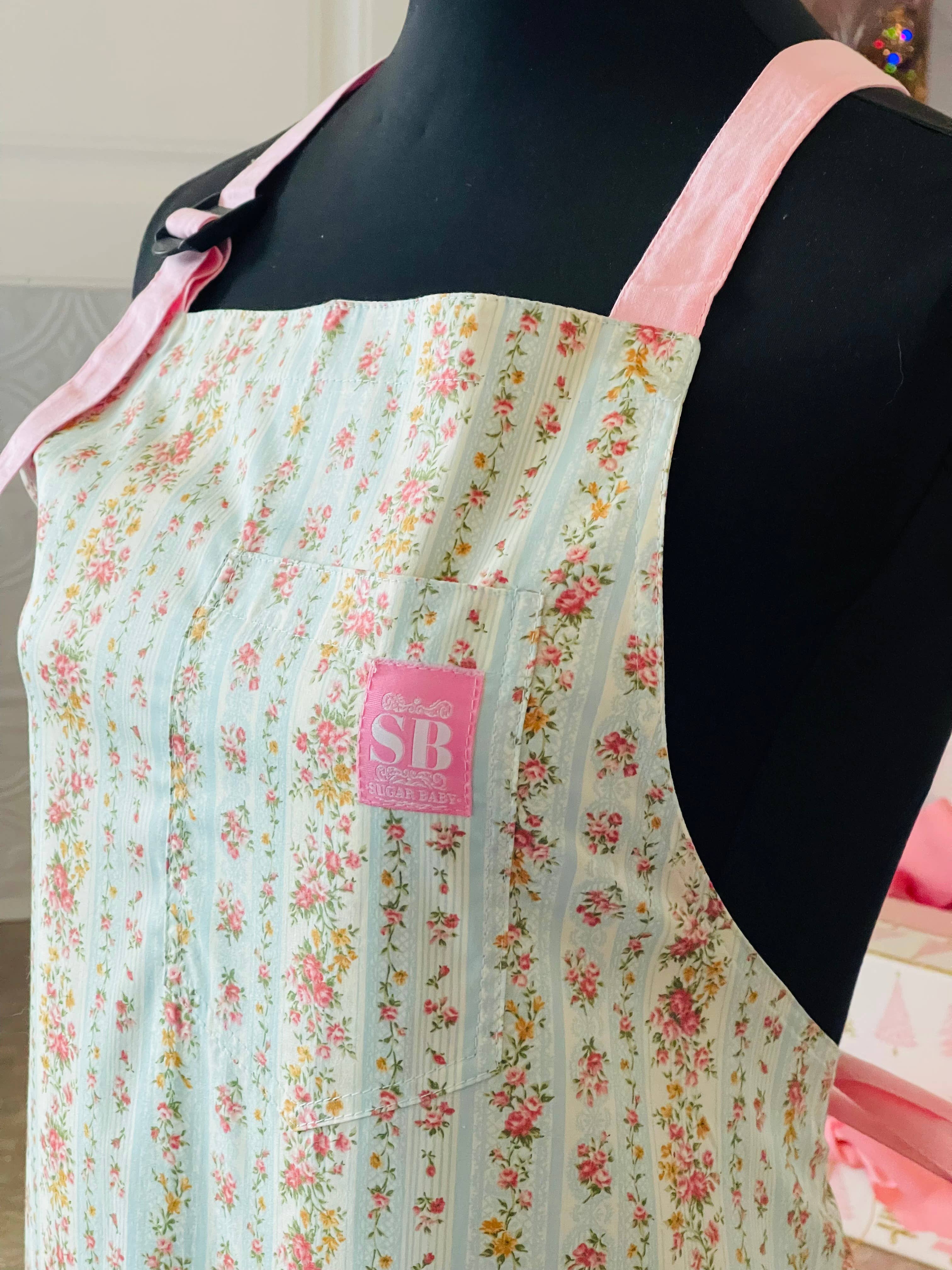 Sugar baby Aprons - Vente Tabliers - Tablier victorien pour tous les jours en bleu et rose1