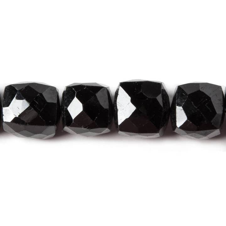 Perles cubiques à facettes en spinelle noir de 7 mm, 8 pouces, 27 pièces pour la vente par The Bead Traders