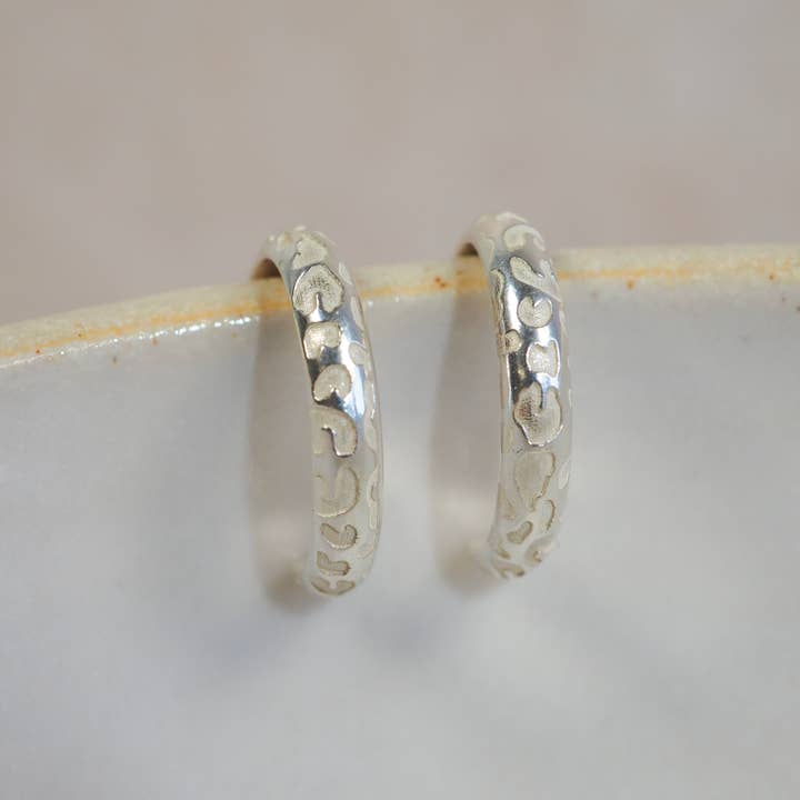 Lucy Kemp Jewellery – wholesale Hoop earrings – Sterling Silver Light Leopard Print Textured Hoops 1