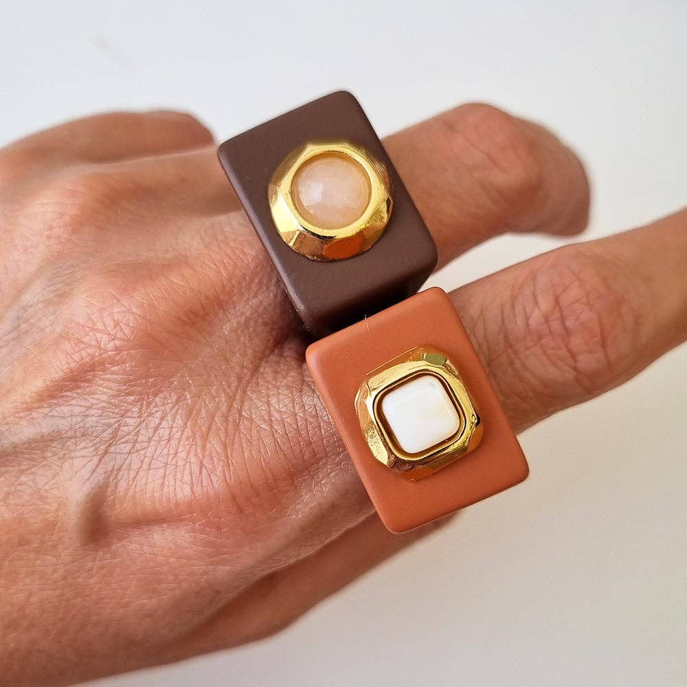 ÉMOLO - Wholesale Cocktail/Statement Ring - Brown ring with gold and rose quartz [LATTE]3