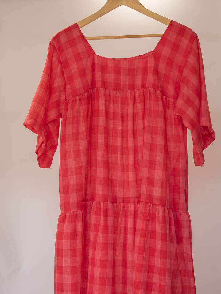 Vestido boho midi de cuadros rosa Ula con capas para venta al por mayor de CONRADO®