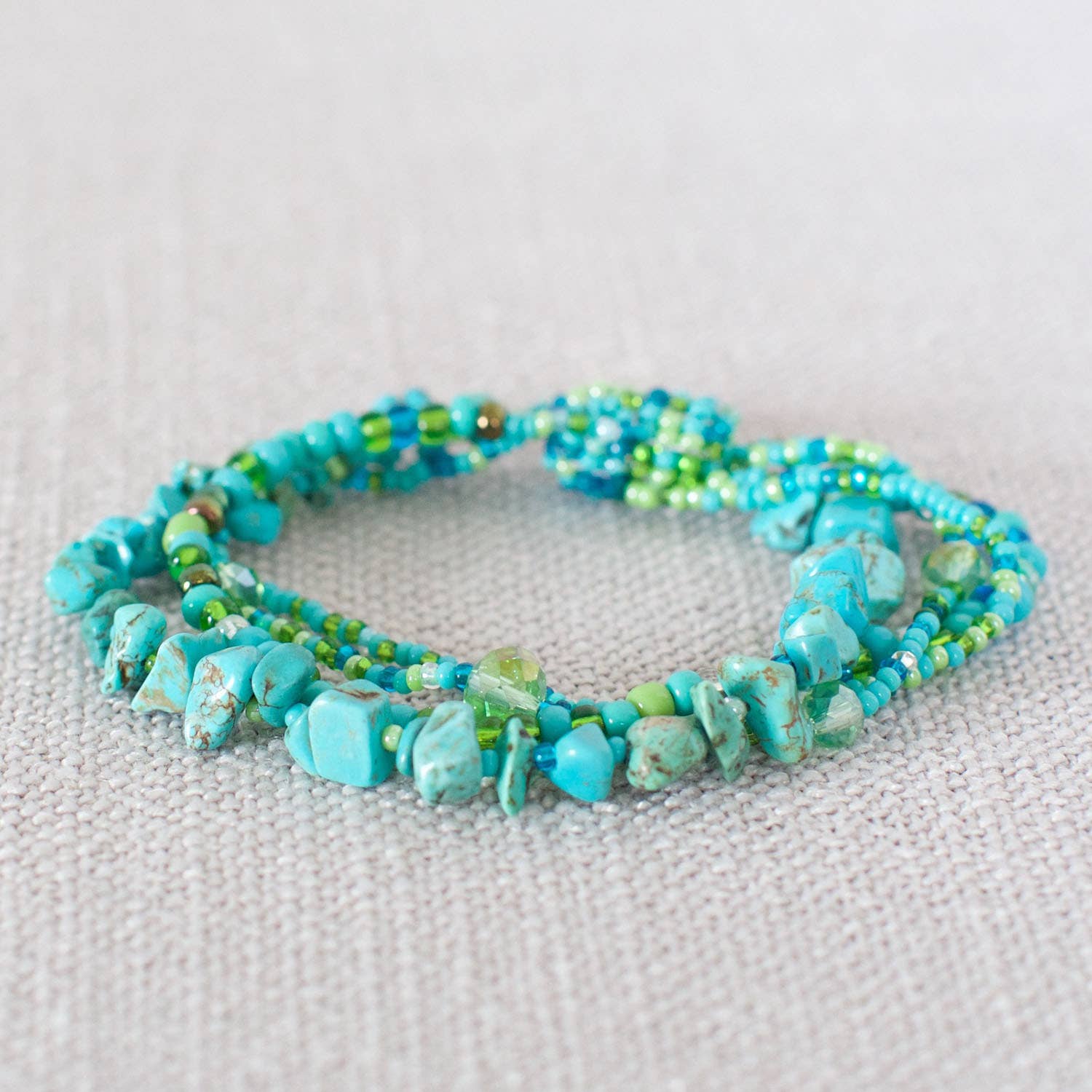 Lucia's Imports - Wholesale Beaded Bracelet - Small Rock Candy Magnetic Bracelet12