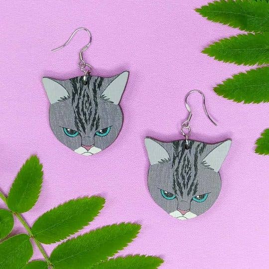Orecchini con Gatto Arrabbiato per la vendita all'ingrosso da parte di Talisa design