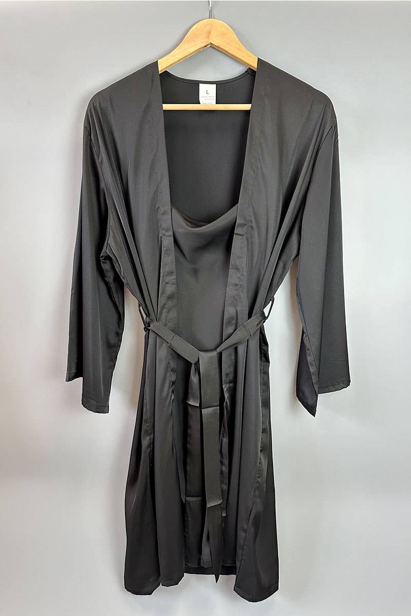 Assortito Set pigiama camicia da notte e accappatoio in seta imitazione in vendita all'ingrosso su Faire5