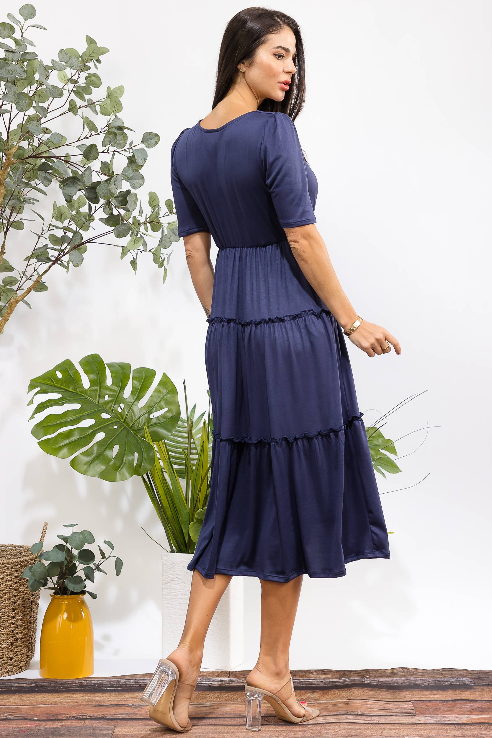 H&H Fashion Inc. – Großhandel Kleid – Damen – JR778X-S Plus Size Stufen-Midikleid mit quadratischem Ausschnitt21