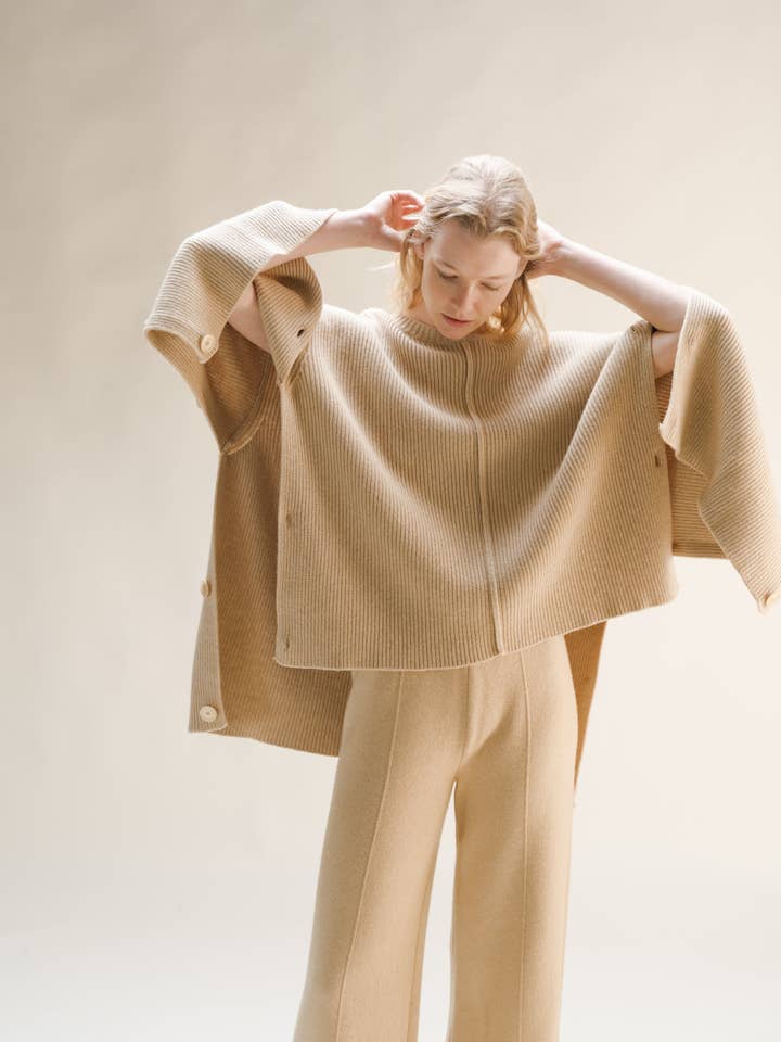 Cashmere Mix Oversized Cape Sweater for wholesale by Lèmme