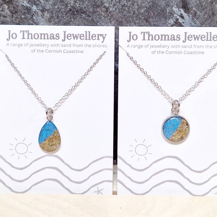 Ciondolo Shore line blu oceano per la vendita all'ingrosso da parte di Jo Thomas Jewellery