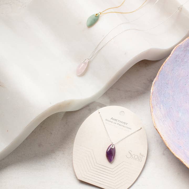Scout Curated Wears - Wholesale Pendant/Charm Necklace - Organic Stone Necklace Labradorite/Gold - Stone of Magic