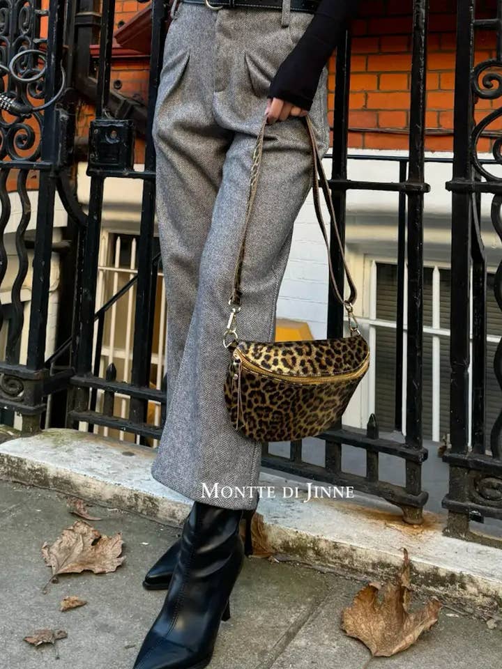 Riñonera cruzada de cuero italiano con estampado de leopardo para venta al por mayor de MONTTE DI JINNE