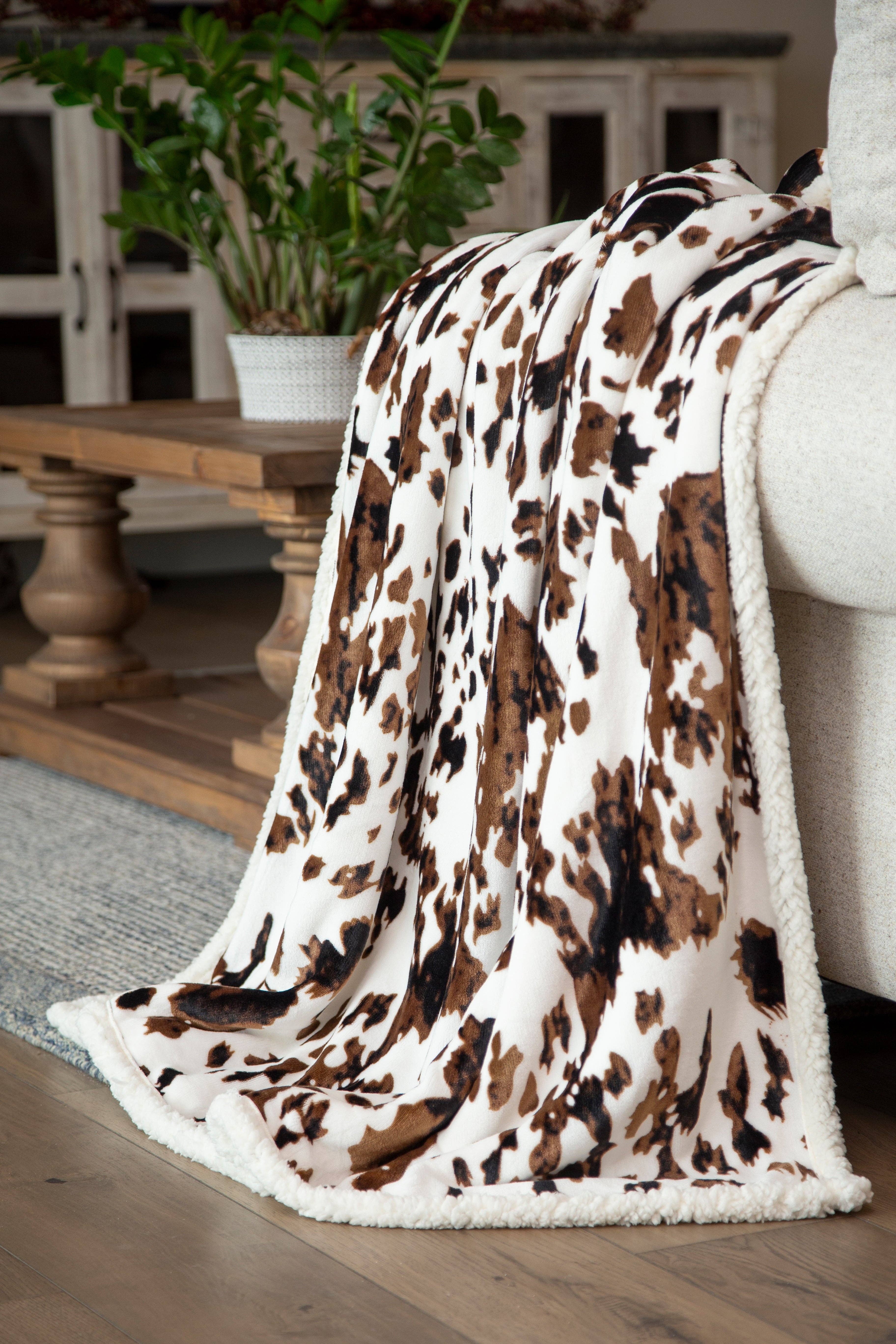 Carstens, Inc. - Wholesale Throw Blanket - Wrangler® Tri-color Cowhide Plush Sherpa Throw6