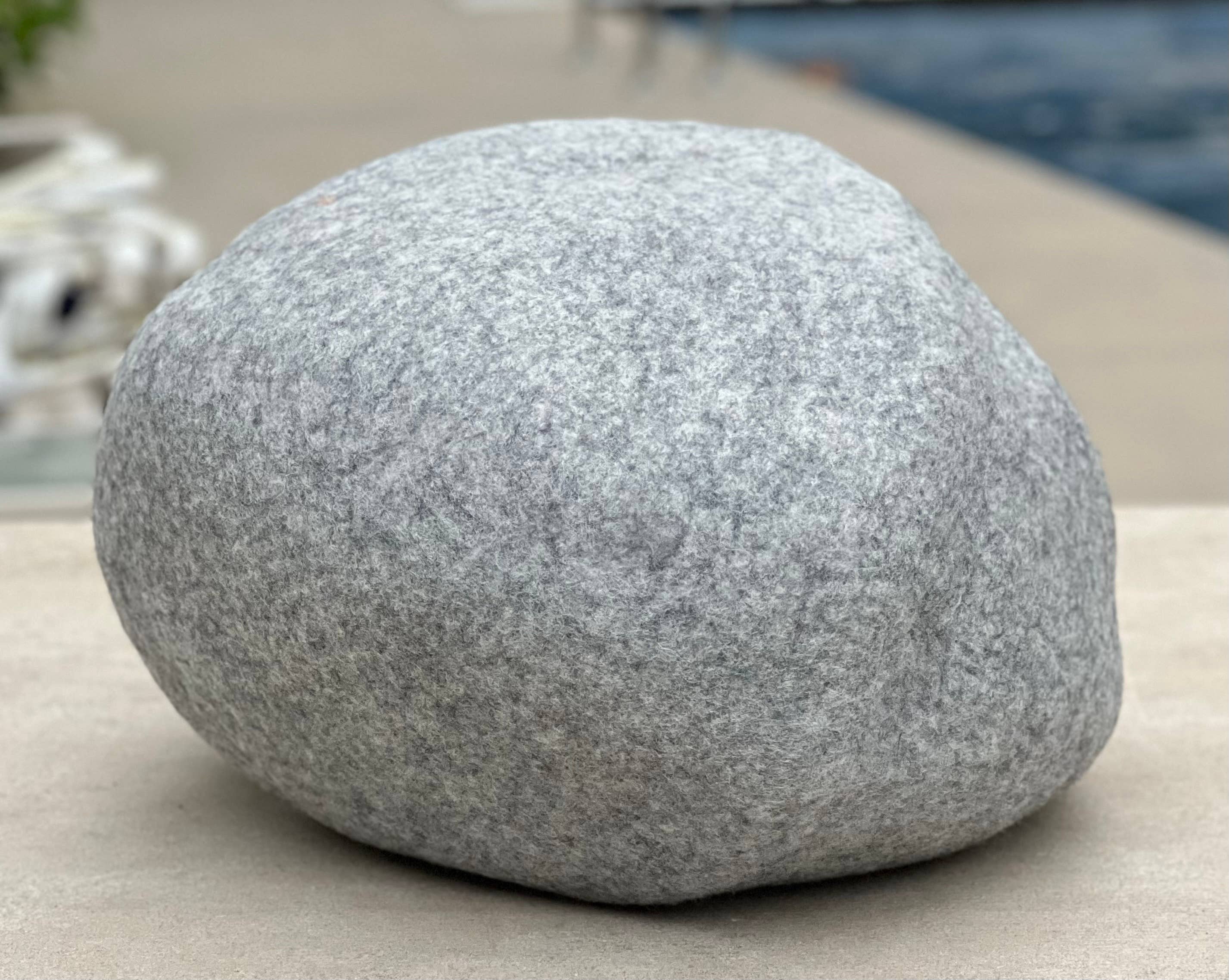 Lungta Imports - Wholesale Pet Cave - Cat/Dog - Hand Made Felt Wool Cat Cave / Cat Bed / Warm Cat House (Cop11