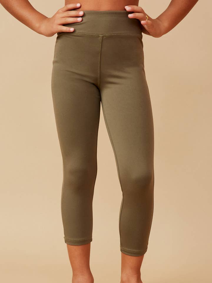 Leggings actifs courts unis pour filles pour la vente par Hayden LA