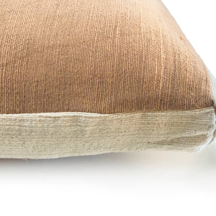Happy French Gang - Wholesale Throw/Decorative Pillow - Himalayan & White Contour Line Pillow 18x18in