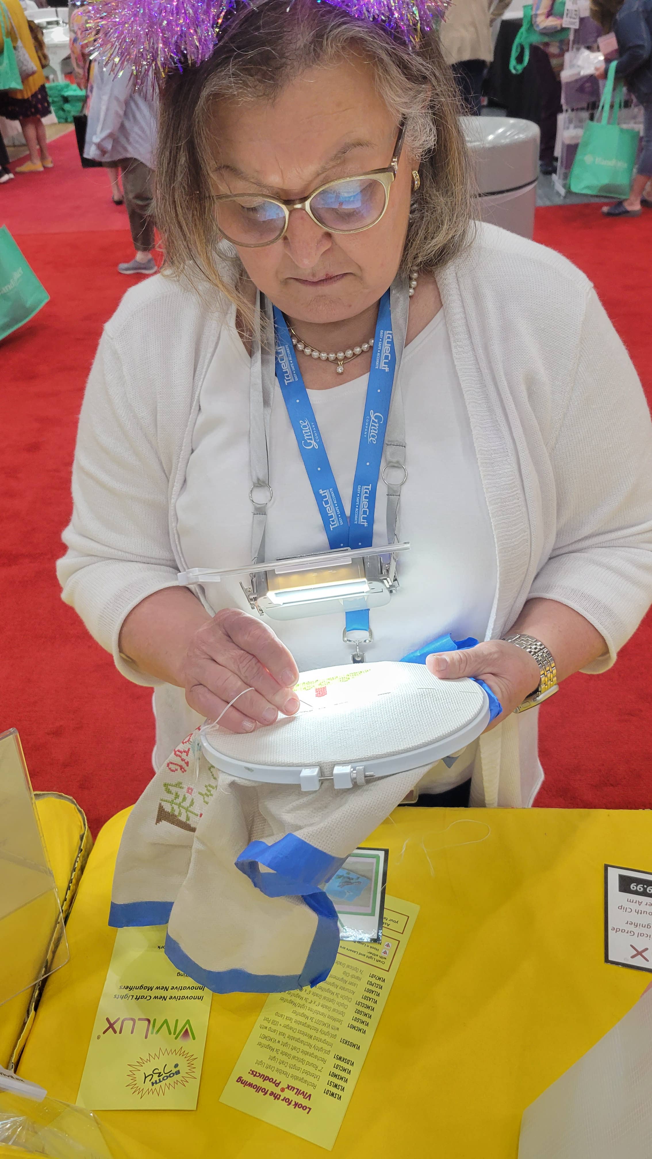 ViviLux LED Lights Magnifiers Lasers - Wholesale Magnifying Glass - LED Neck Light With 3x & 7x Magnifiers, 40 Hour Battery3