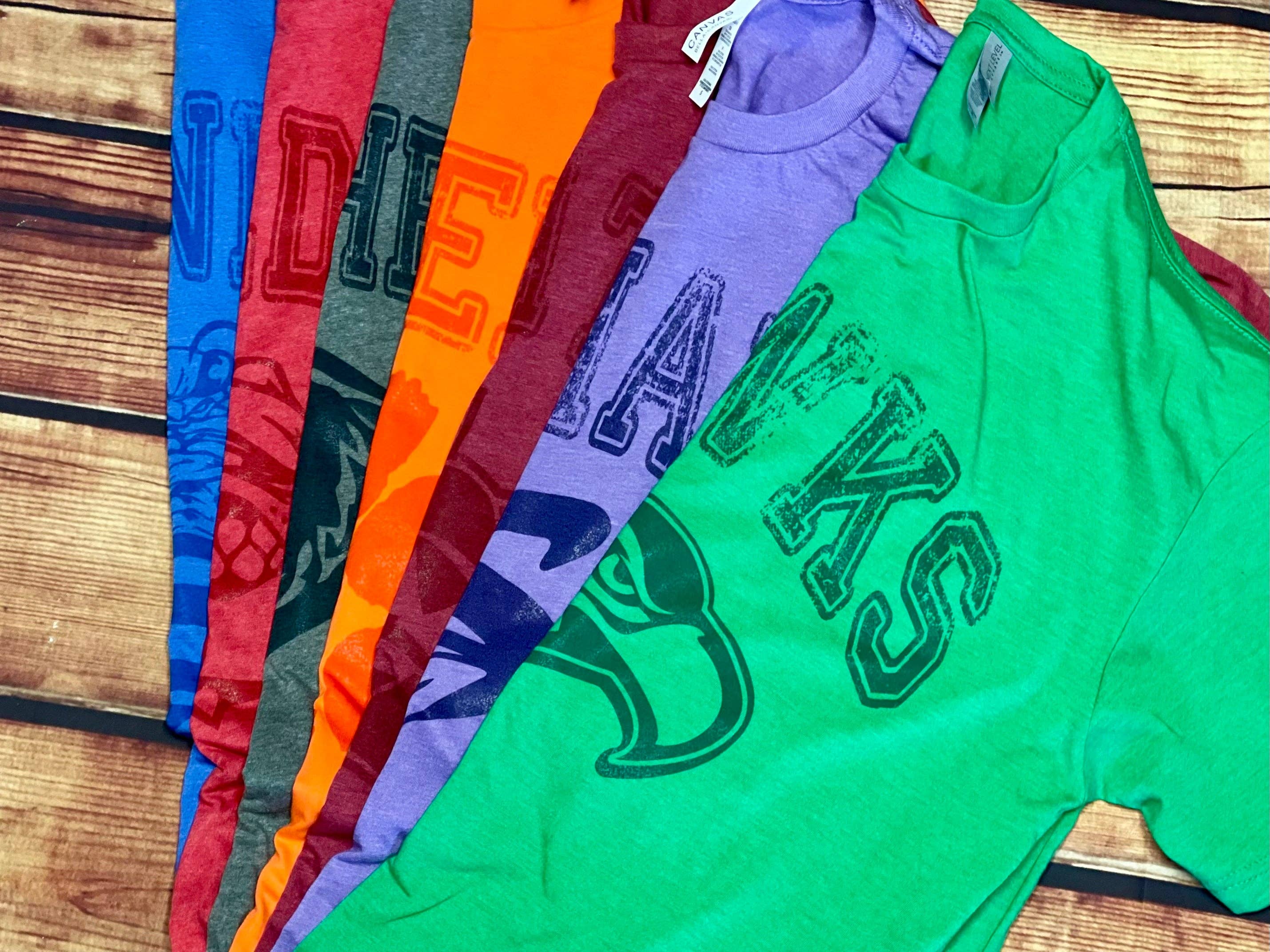 Truelove Apparel – wholesale Screen printed t-shirt – Women′s – Team Spirit Game Day Monochrome Graphic Tee6