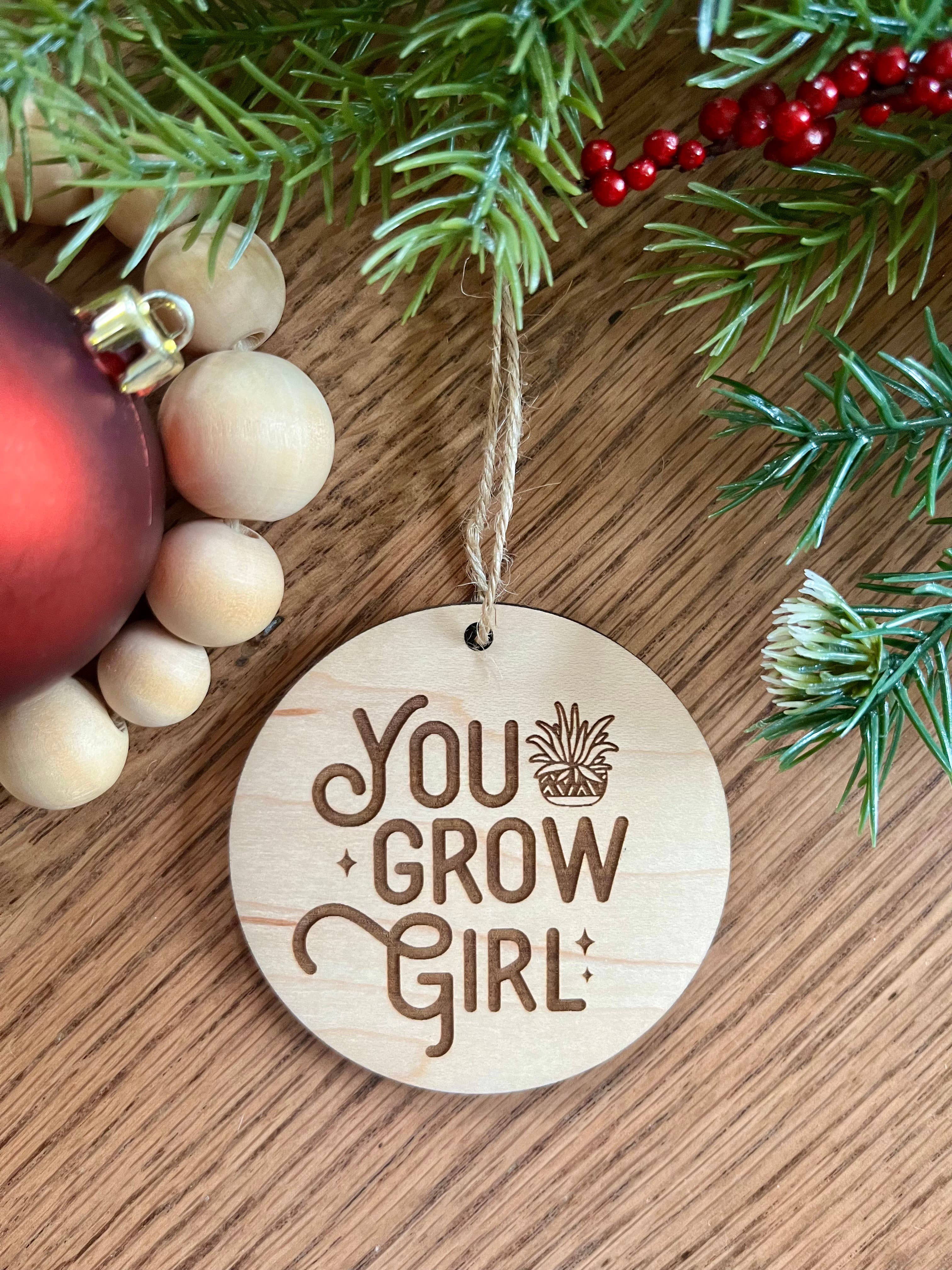 Rustic Raleigh – wholesale Prydnad – Rolig You Grow Girl Inspirerande krukväxtprydnad1