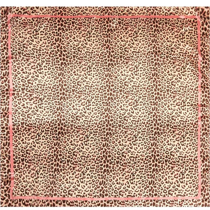 Grand carré de Soie Pink Panther Zoé pour la vente par ALBERTO CABALE