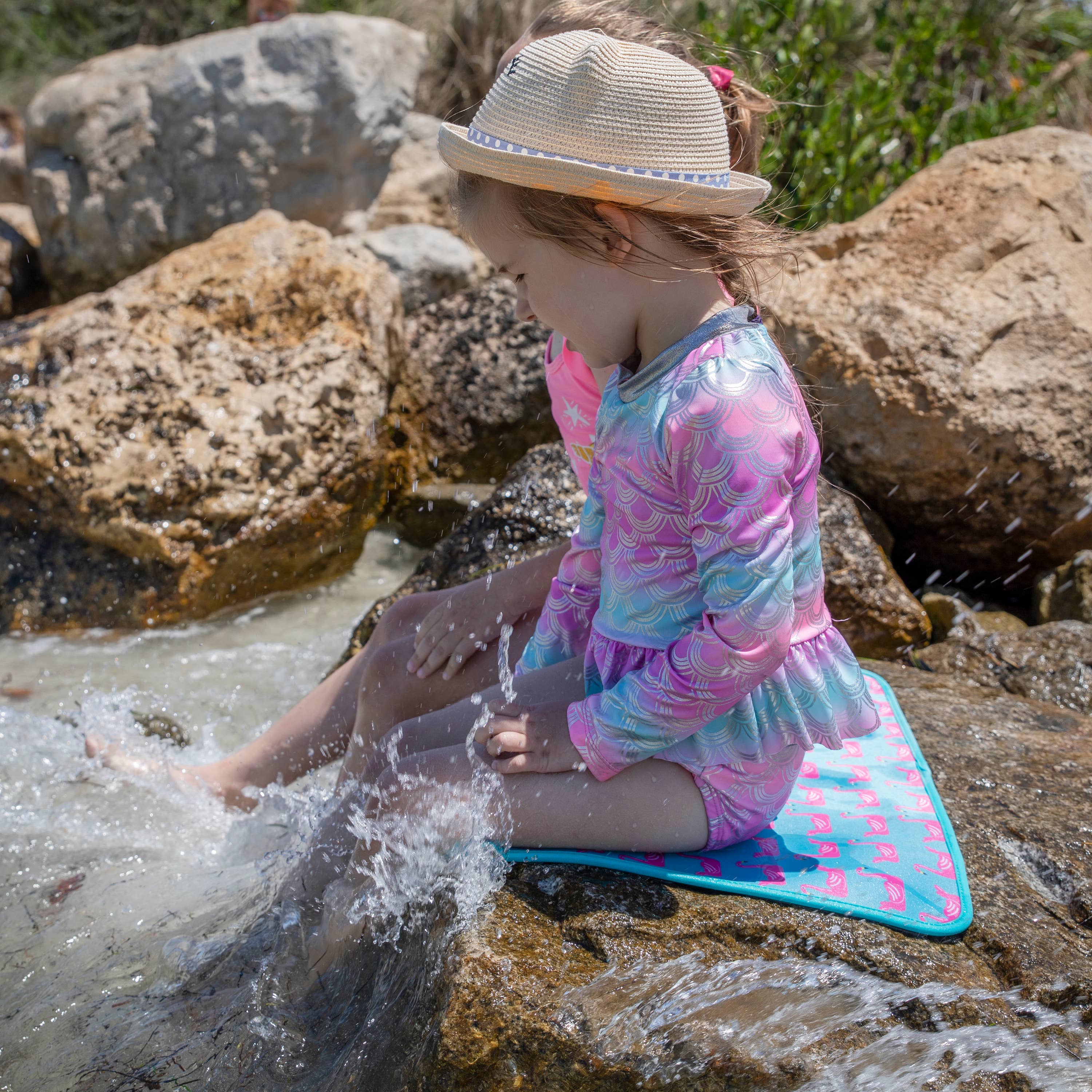 Emerson West – wholesale Beach accessories – Neoprene Poolside Seating Mats11