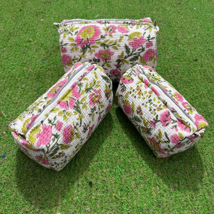 Everyday Use Quilted Floral Printed Bags Pure Cotton Bag and other Purchase Wholesale multi medium. Free Returns & Net 60 Terms on Faire trending on Faire.