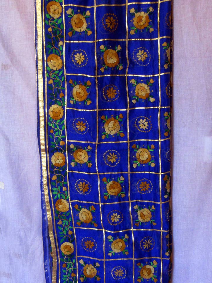 Châle Kantha indien brodé Phulkari Dupatta pour la vente par Bhawana Handicrafts
