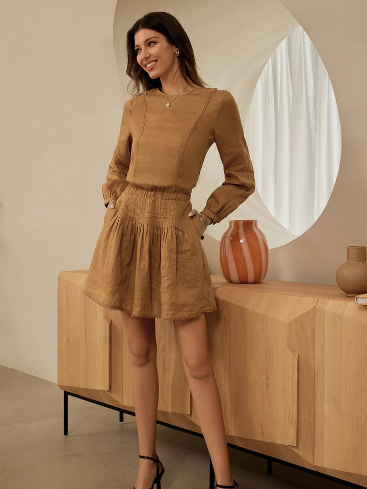 FR0118-CAMEL | Susie | Flach-Leinenkleid mit Taschen für den Großhandel von Frieeah