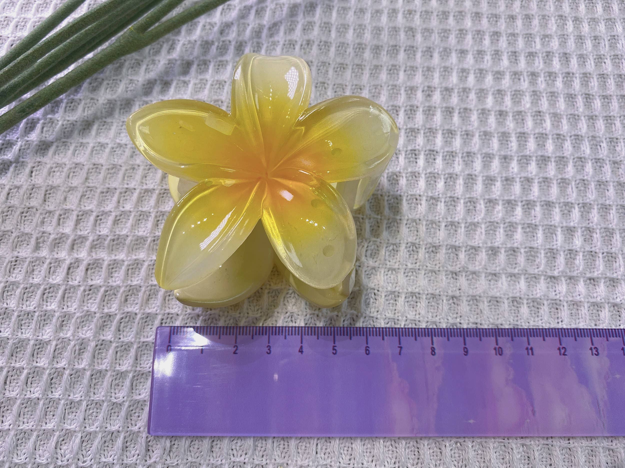 LadyJuneAccessories – Engroshandel Hårspænde - Dame – Blomst hårklemme med ombré strandklo – hårtilbehør og gaver9