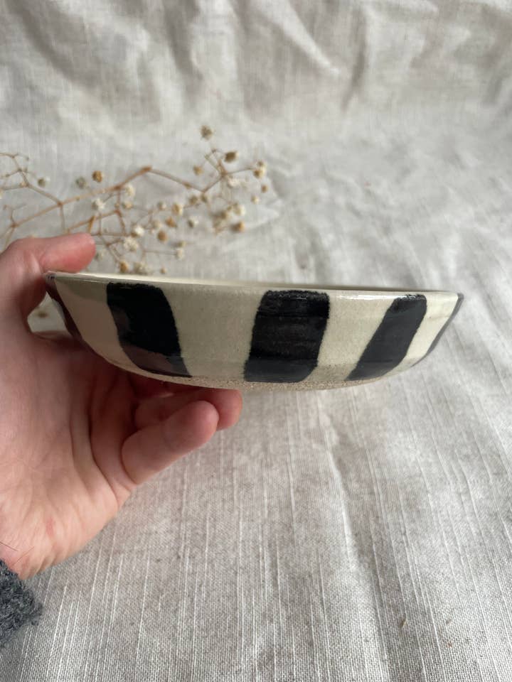 Assiette à tapas à rayures pour la vente par Charlotte Manser Ceramics