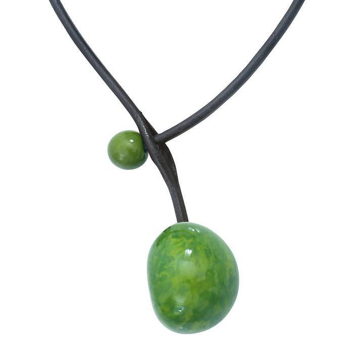 Lunasol - Wholesale Choker/Collar - CERISE green necklace in vegetable ivory and leather2