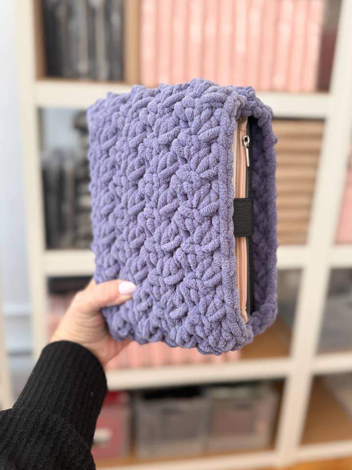 Lilac / Lavender for wholesale by Christina Loves Planning