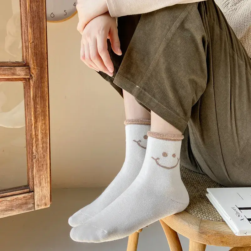 Yaya's Luxe Wholesale - Wholesale Socks - Women's - Smile Happy Women's Socks0