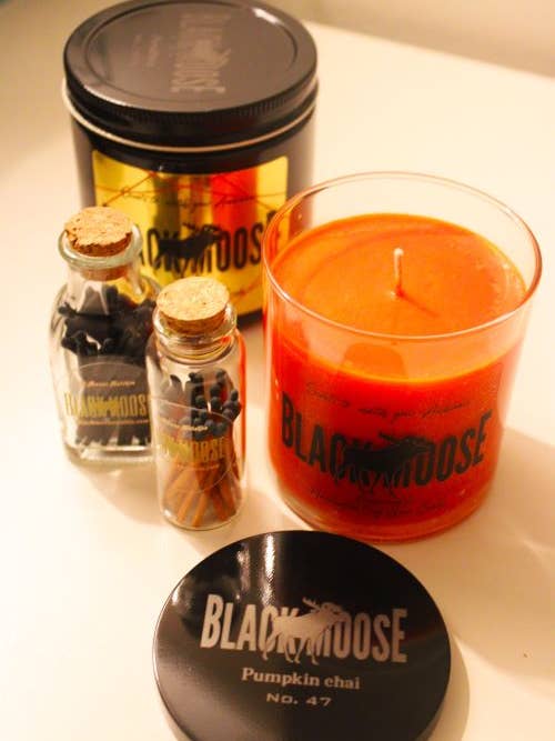 B-M Pumpa Chai No.47 för wholesale av Black Moose Candle
