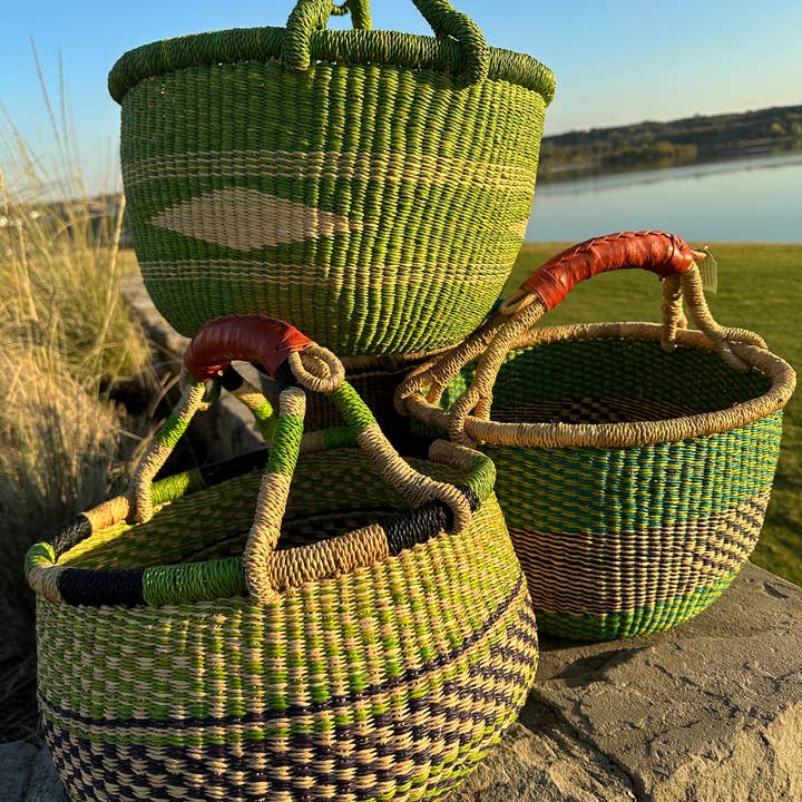 The African Home Goods - Wholesale Basket - Round Bolga Market Basket w/ Leather Wrapped Handle - Green Assorted 1 EA4