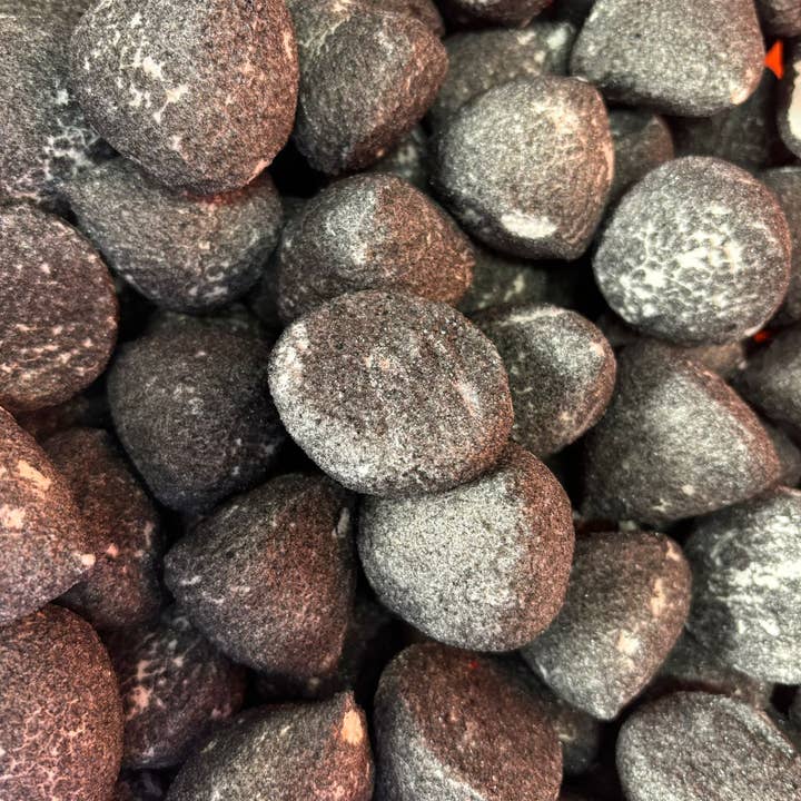 Freeze Dried Sweets - Wholesale Hard Candy - Black Paint Balls 4 Pieces - Freeze Dried Sweets