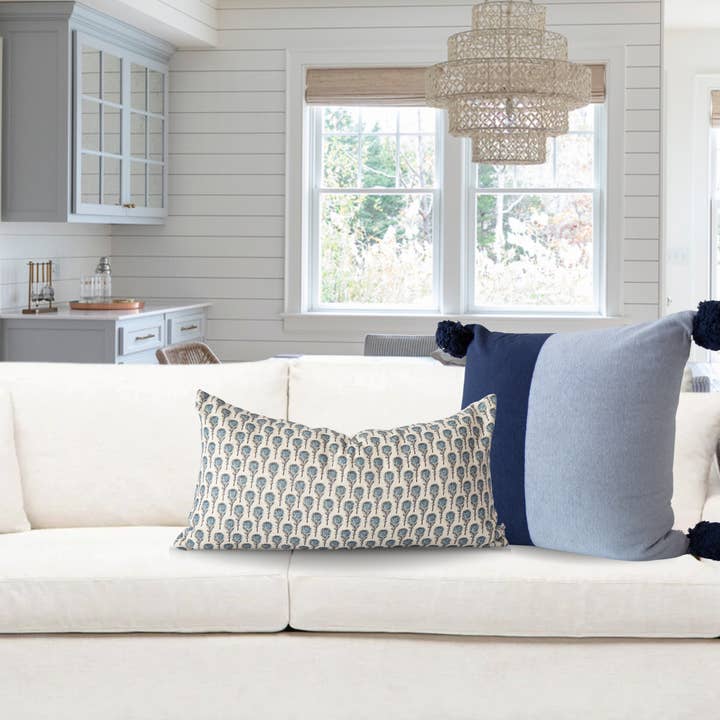 Tajik Home LLC - Wholesale Throw/Decorative Pillow - Dakota Two-Tone Knit Throw Pillow in Blue - Stylish & Modern