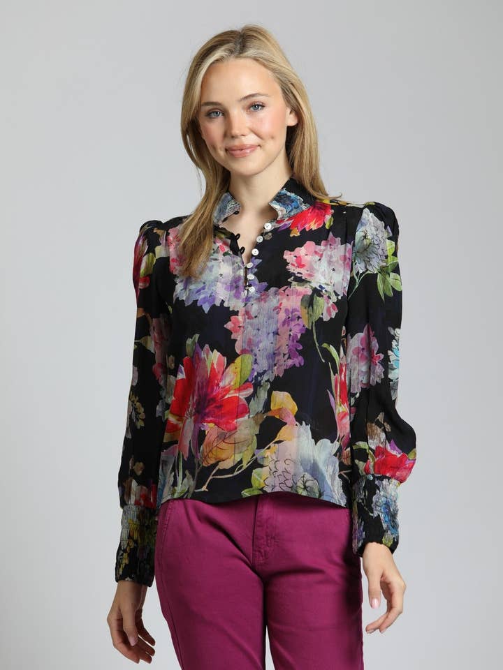 Farverigt Painted Bloom Print - Puffærmet bluse med rynket detalje for engroshandel hos APNY