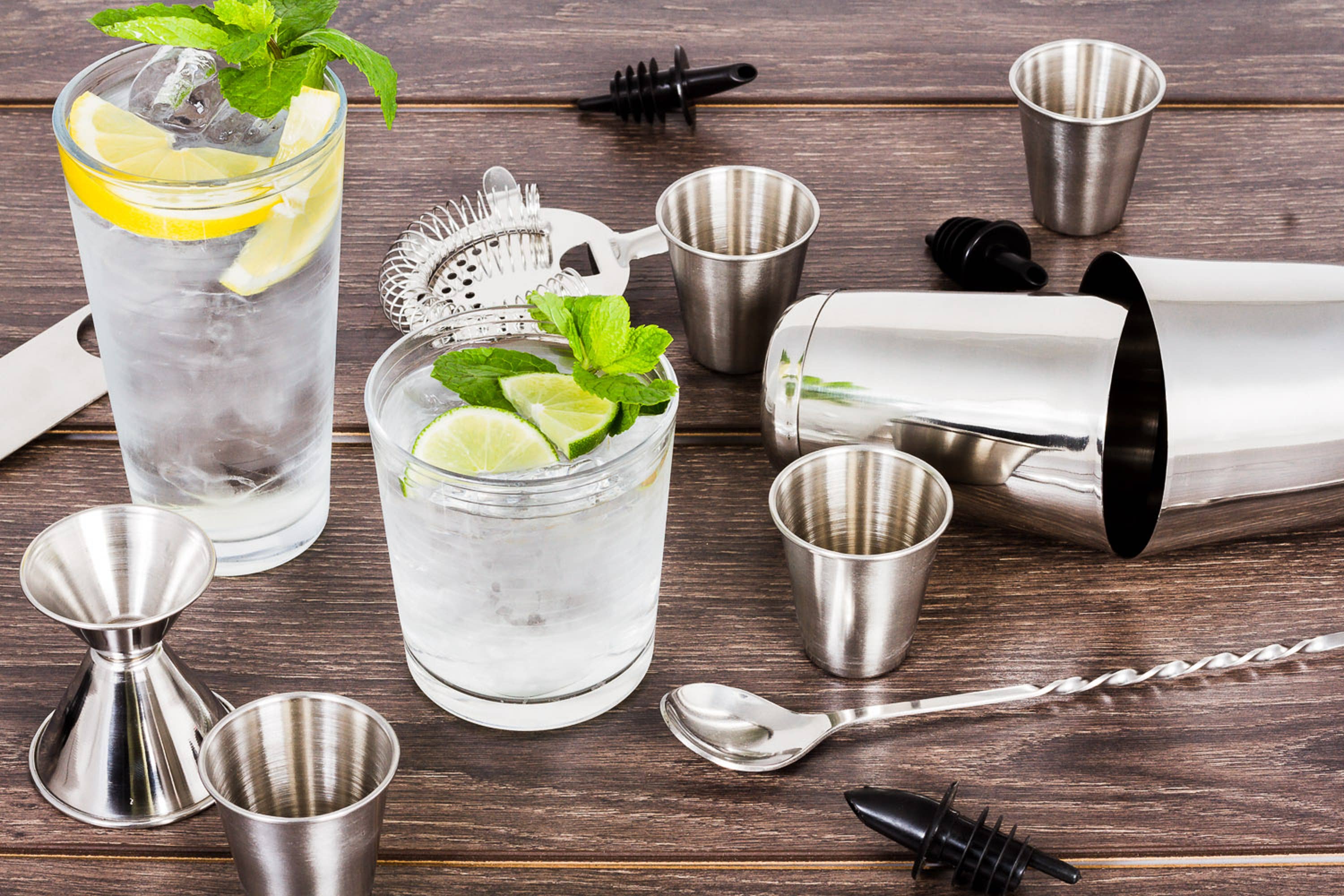 Lexi Home - Wholesale Bar Tool - Classic 16 Piece Mixing Bar Set with Essential Barware Tools4