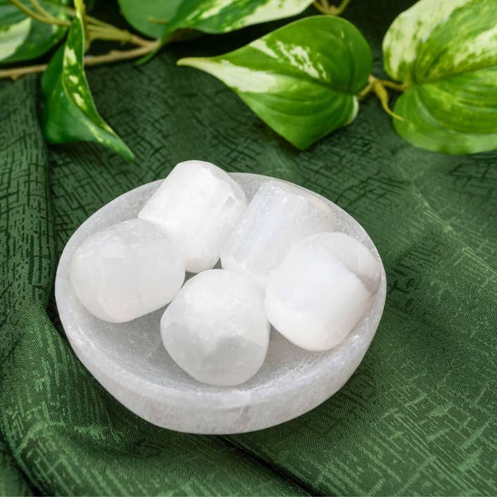 Sélénite Tumbled. 1 livre. pour la vente par Down To Earth