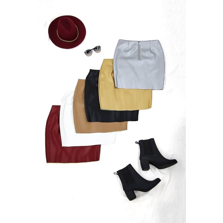 LÆDER MINI NEDERDEL MED LYNLÅS for engroshandel hos Sweet Generis