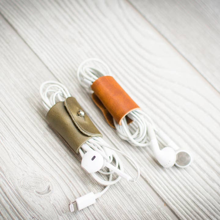 Organisateur de cordon en cuir personnalisé pour la vente par Iron and Grain Leather Co.